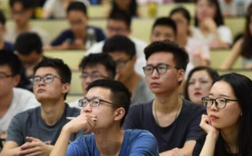 美国大学为什么要对中国留学生高收费？