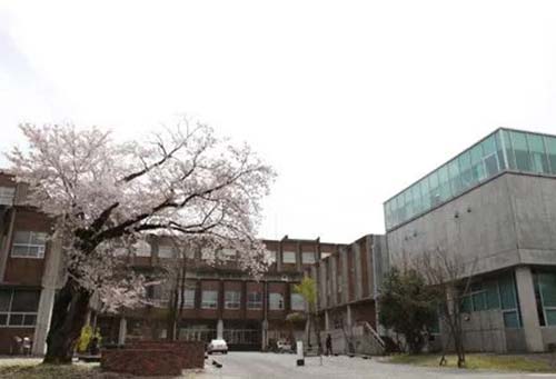 日本工学院