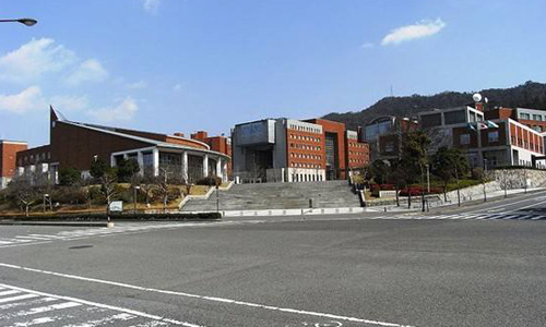 日本广岛市立大学留学